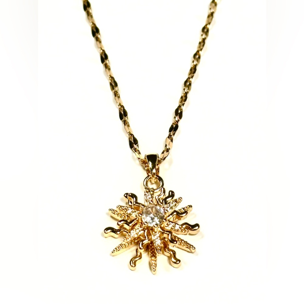 Gold *Spinning* Sunburst Pendant Necklace! NWOT